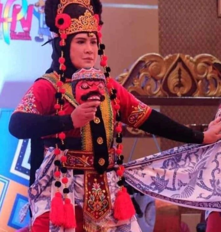 Bupati Nina agustina Hipnotis Gubernur dan Dubes Lewat Tarian Topeng Kelana Gandrung